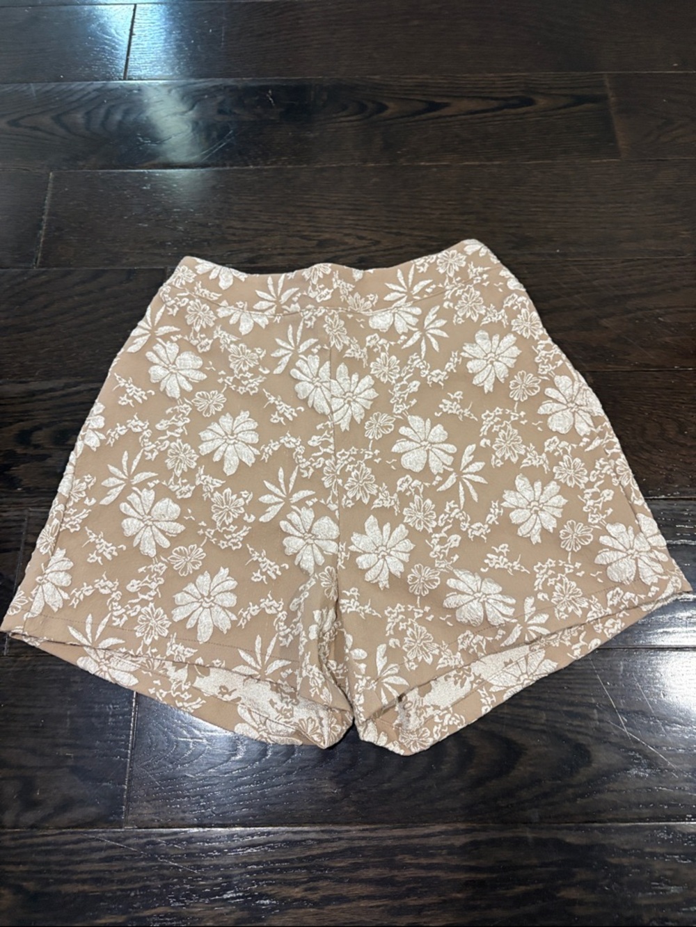 Women's Floral Embroidered High-Rise Shorts - Beige